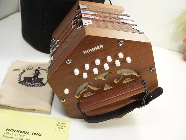 Hohner D40 Concertina with Gig Bag