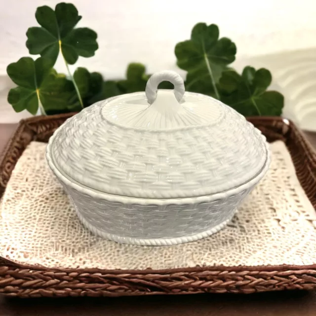 Belleek Ireland 2 Qt Everyday Oval Covered Casserole Baking Dish Basket Weave