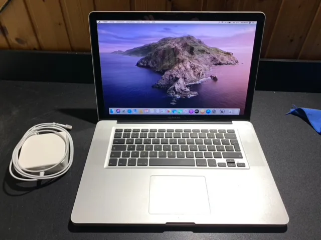 Apple MacBook Pro A1286 15,4"" computer portatile (Intel i7-2,0 GHz, 500 GB HD, 4 GB RAM)