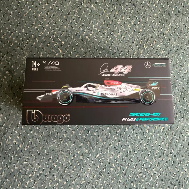 Lewis Hamilton Mercedes-AMG F1 W13 #44 Formel 1 2022 1:43 Bburago