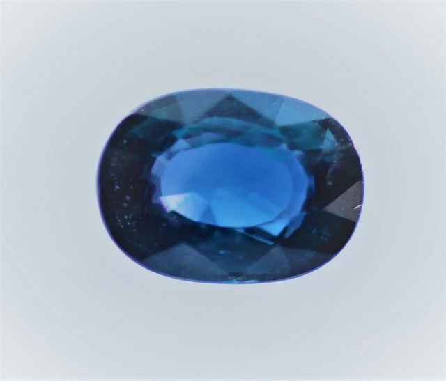 Saphir Naturel Du Sri Lanka 2,05 Carats - Coupe Ovale, Couleur Bleu, Clarté I1