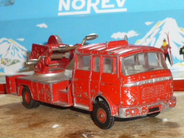 jouet ancien Dinky Toys Berliet Crash truck 434 ( à restaurer