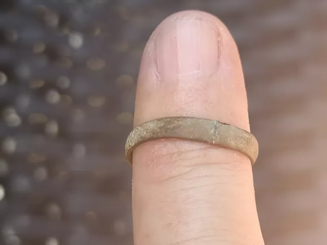 Late post Medieval bent as photos decorated ring. Please read description. L151a 3