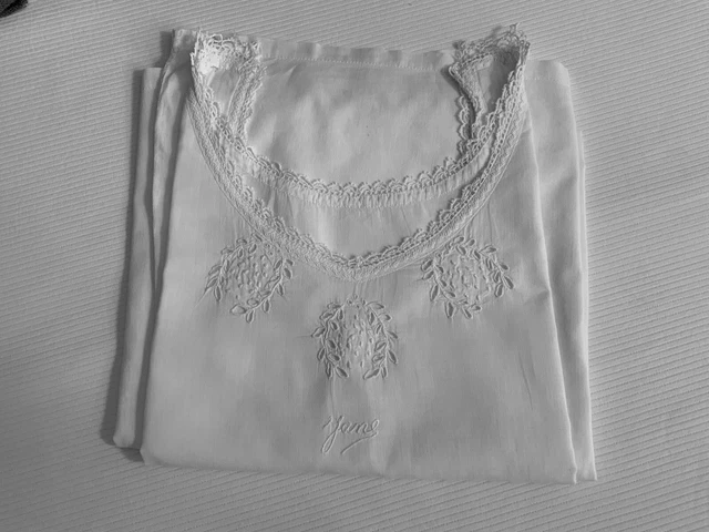 Chemise de nuit en percale linon dentelle et broderie fine - Linge