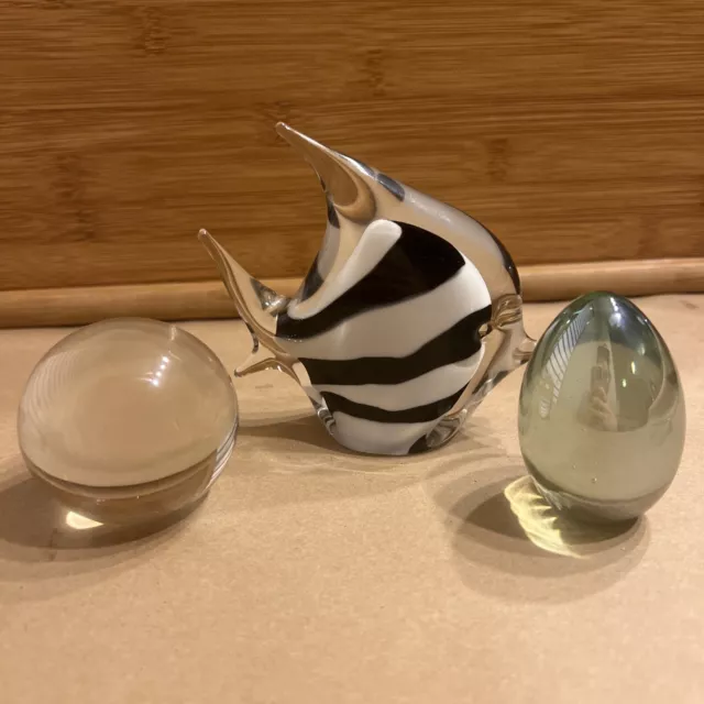 Murano Style Art Glass Large Zebra Fish Egg Sphere Set Paperweights