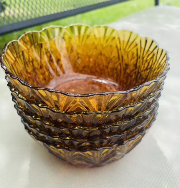 5 Piece Set Of Glass Vintage Dessert Bowls.