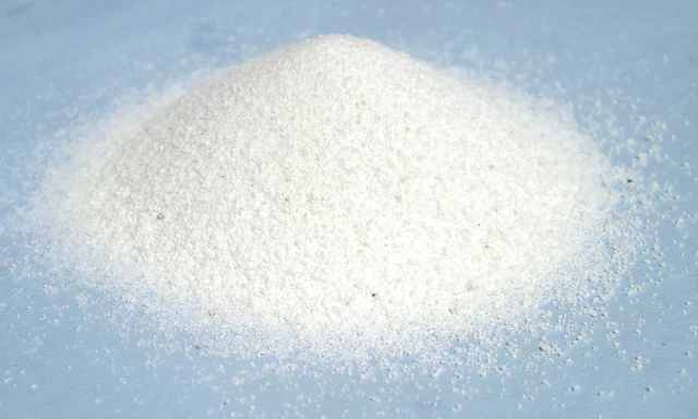 2kg Bag of Natural White Silica Sand for Aquariums