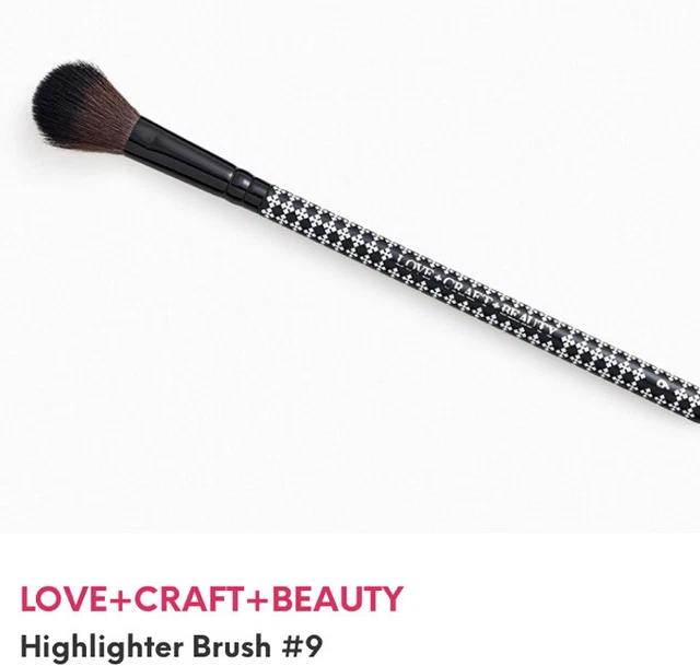 Love & Craft & Beauty Highlighter Brush #9 Brand New