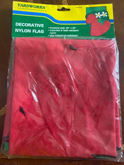 yardworks nylon strawberry flag unopened