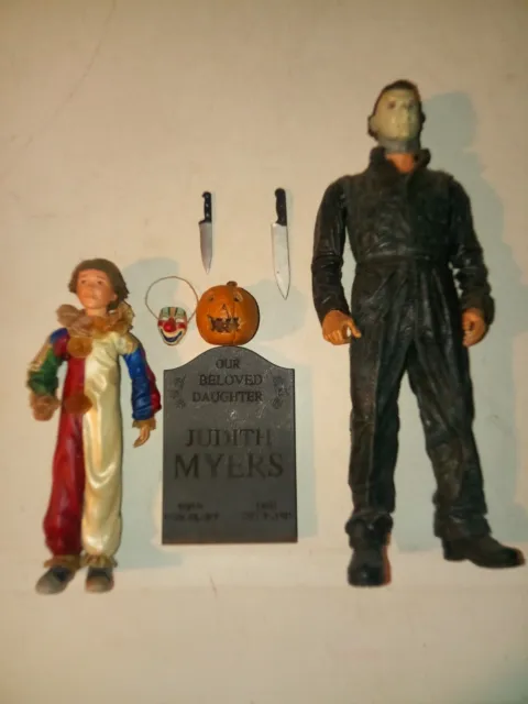 NECA Halloween Evolution Of Evil Michael Myers Figures 2 Pack (READ DESCRIPTION)