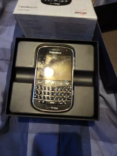 BlackBerry Bold 9930 - 8GB - Black (Verizon) Smartphone