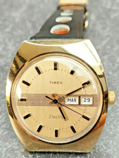 MONTRE HOMME TIMEX Electric Vintage Jour Date pile neuve ann e 70