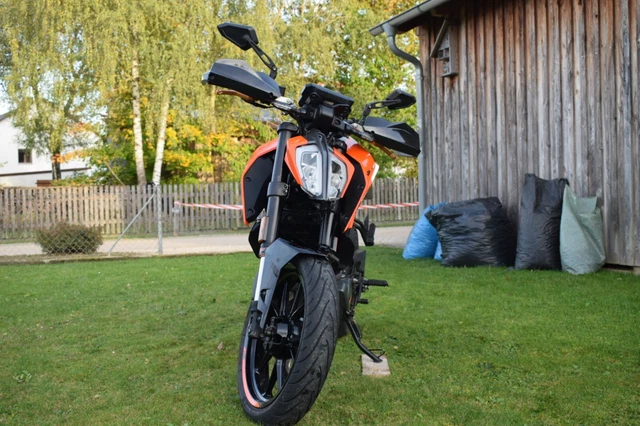 Motorrad KTM Duke 125ccm 5