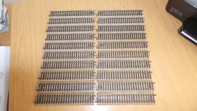 AJ306: Marklin 5106 Straight 180mm M Metal Track - 20 Pieces