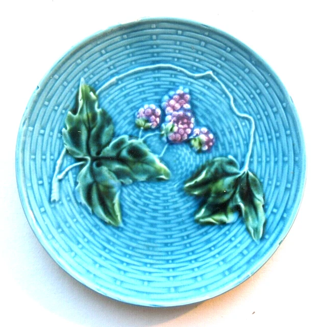 SIX GRANDES ASSIETTES EN BARBOTINE VERS 1900 CHOISY LE ROI