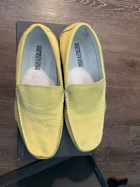 Kenneth Cole Reaction World Hold On Yellow Suede Driving Loafer sz 10.5M