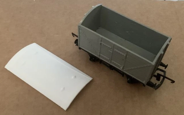 Replacement Ventilated Roof For Tri-ang / Triang R14 Wagon - White Plastic, OO Gauge (1:76 Scale) Model Railway