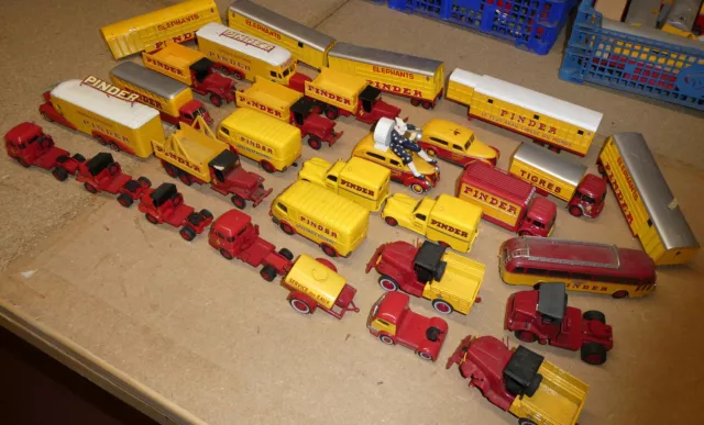 lot véhicules miniatures - collection-jouets-camions-voitures CIRQUE PINDER