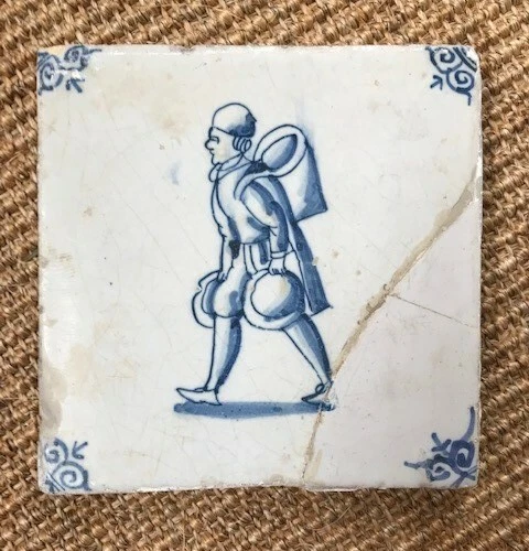 ANTIQUE 18C c.1725 DUTCH DELFT TILE BLUE AND WHITE DEPICTING A DRUNK MAN