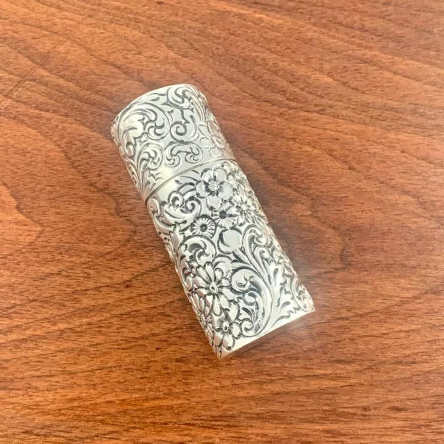 Raro Encendedor Portátil De Cigarros/Vela De Aceite Davis & Galt Repousse Plata Esterlina