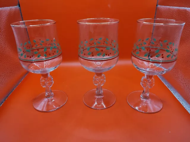 Vintage Libbey's Arbys Christmas Holly Berry Glasses Wine Goblets Gold Rim Lot 3