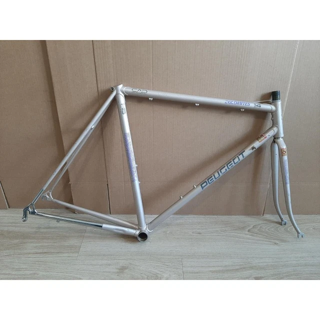 Cadre Vélo Vintage 60.5x58 Cm, Patte Campagnolo 125mm, 3155g, Fabrication Française D11