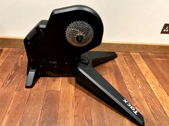 Tacx flux smart turbo sales trainer t2900