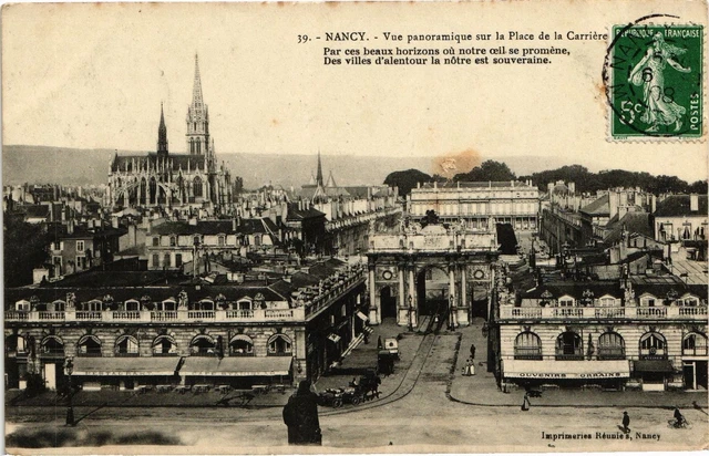 CPA Nancy-Vue panoramique sur la Place de la Carriére (188152)