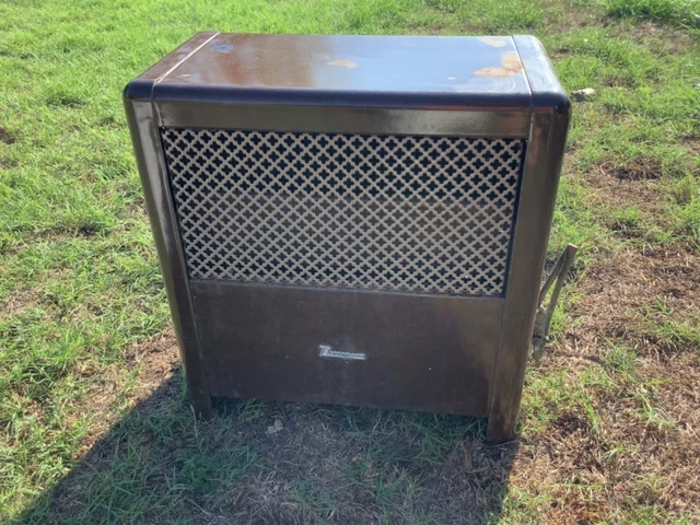 Vintage Thompson Porcelain Enamel Gas Radiant Room Heater Vintage Thompson Porcelain Enamel Gas Radiant Room Heater