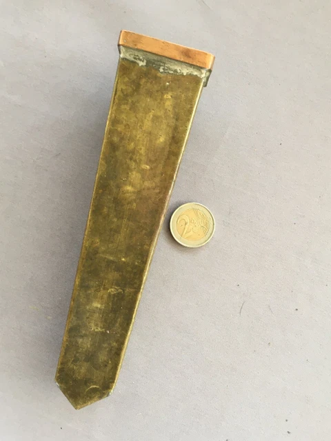 Ancien étui à cigarettes unique en laiton gravé à la main pour