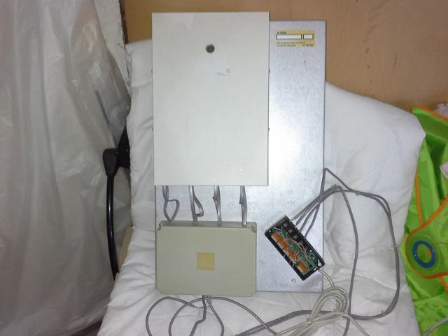 Eurotel telecom Lcr 1000 Plus 8 Standard Voip avec Boîte Et Base Mur
