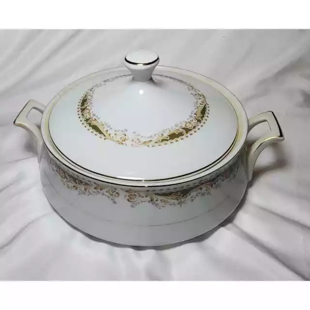 Signature Collection Queen Anne Lidded Vegetable Bowl 7.5" White Gold Scroll