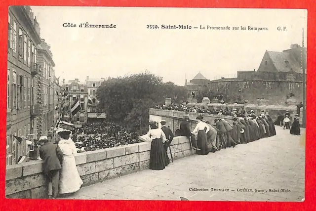 St Malo Carte Postale " Promenade Sur Les Remparts "