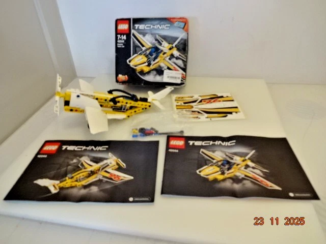 LEGO TECHNIC 42044, Display Team Jet. Complete with instructions & box ...
