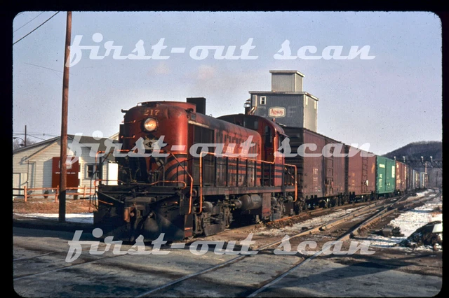 R DUPLICATE SLIDE - Lehigh Valley LV 217 ALCO RS-2 Action w/ Local Freight