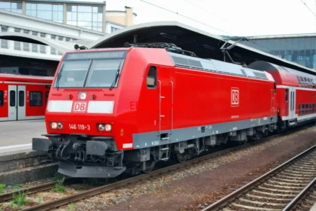 Photo  German Railway -  Db Adtranz Class 1461 No 146 119 At Heidelberg Hbf V2