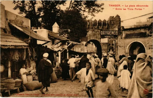 CPA AK MAROC TANGER - La place denommée - Entre les Trois Portes (280984)