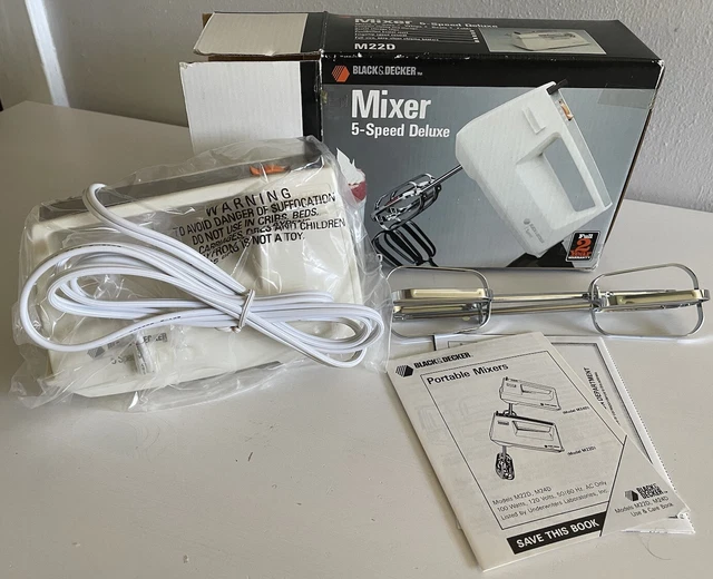 VINTAGE BLACK & Decker Electric 5 Speed Deluxe Hand Mixer & Beaters