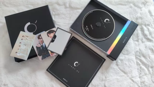 Mini album K-POP ONEUS - RAISE US [1 LIBRO FOTOGRAFICO + 1 CD] DAWN VERSION
