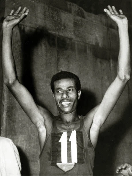 ethiopia-s-barefoot-runner-abebe-bikila-winning-gold-medal-1960-old