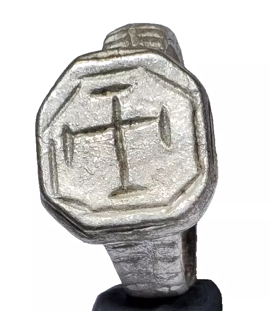 Rare-Ancient  Crusaders Templars Silver Ring Circa 1000-1300 Ad. 5,4 Gr.20 Mm