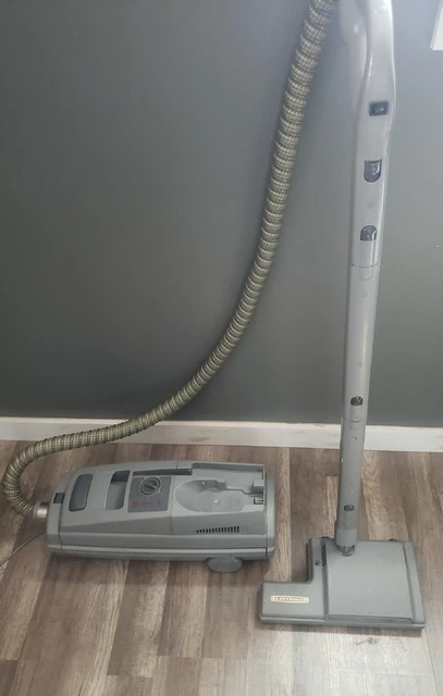 Electrolux Epic Series 6500SR Cannister Vacuum W/Hose & Power Nozzle-N109D works