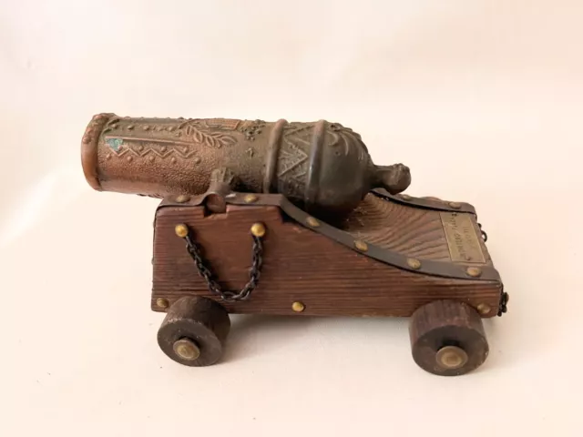 Mortero Plaza Spain SIGLO XVI Coat of Arms Wooden Metal Cannon Vintage