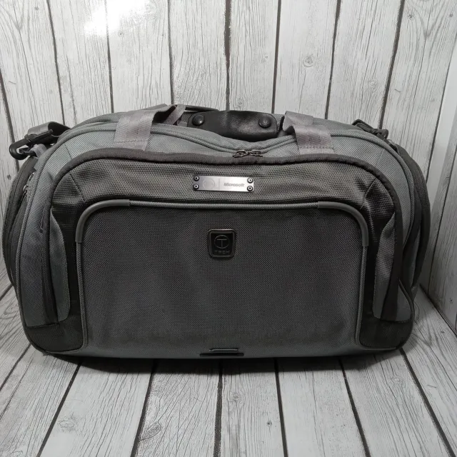 Tumi T-Tech Collection Gray Sport Duffle Bag Gym Overnight Carry Travel 6740