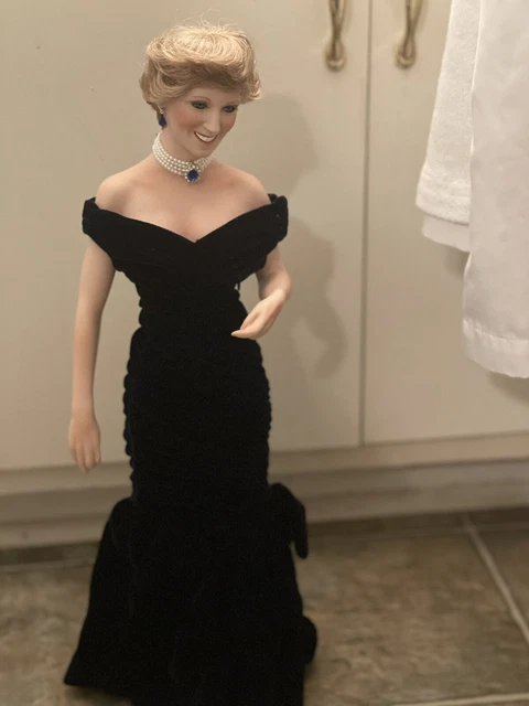1998 Ashton Drake Diana Princess of Wales Porcelain Doll Blue Dress #96001
