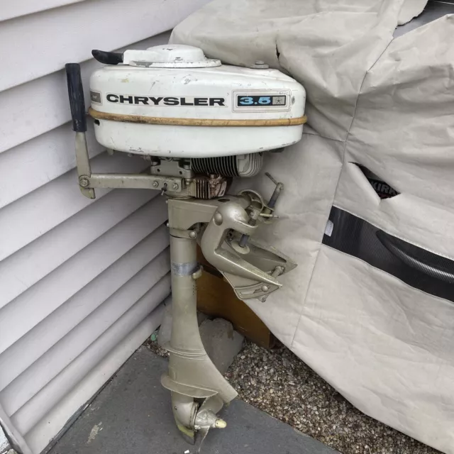 Vintage CHRYSLER MODEL 303 3.5 hp OUTBOARD For Parts Or Repair. Missing Parts