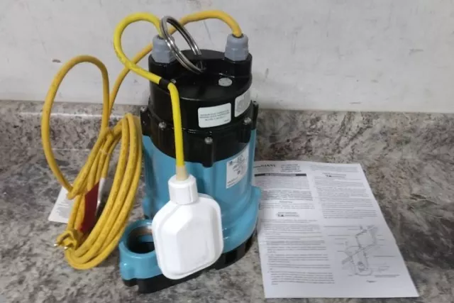 Little Giant 511710 1/2 HP 1750 RPM 115VAC Submersible Sump Pump (C)