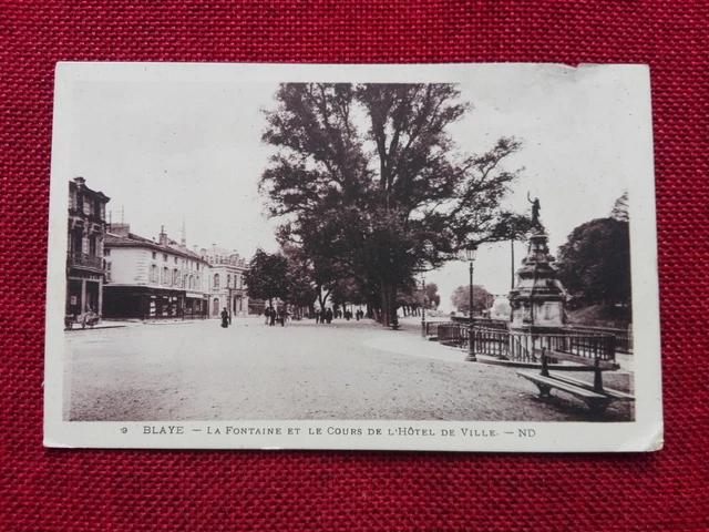 Blaye - La Fontaine et le Cours de l'Hôtel de Ville - 33 - Gironde