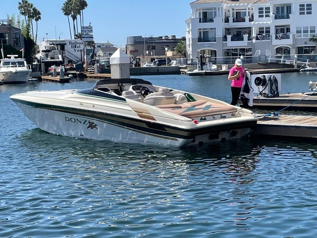 1996 donzi zx-33, 33', high performance, twin engine boat