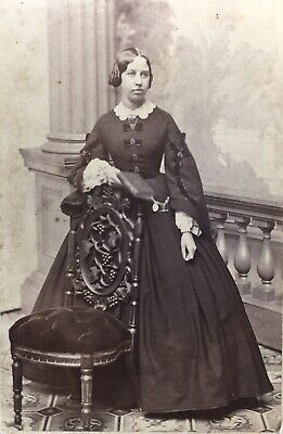 1860’s ANTIQUE CDV PHOTO Civil War Era Lady Elegant & Pretty
